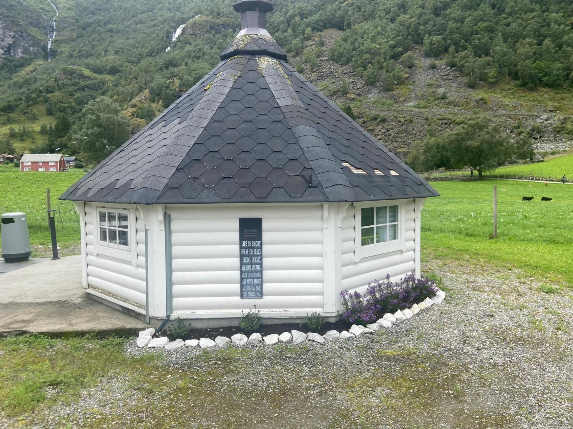 Brekke Gard Hostel Flam Exterior photo